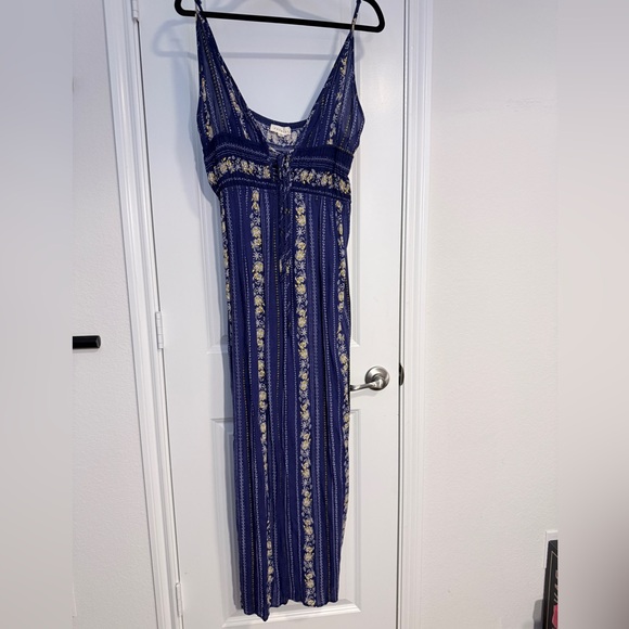 Promesa Floral Maxi Dress - Picture 2 of 5